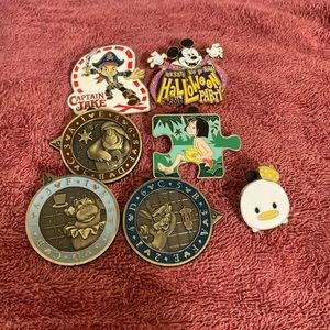 Disney pins
